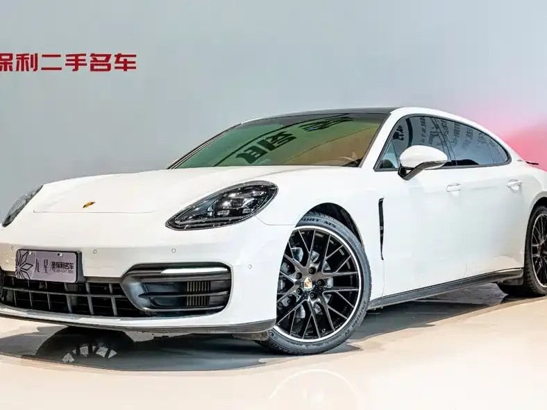 Porsche Panamera — фото 1