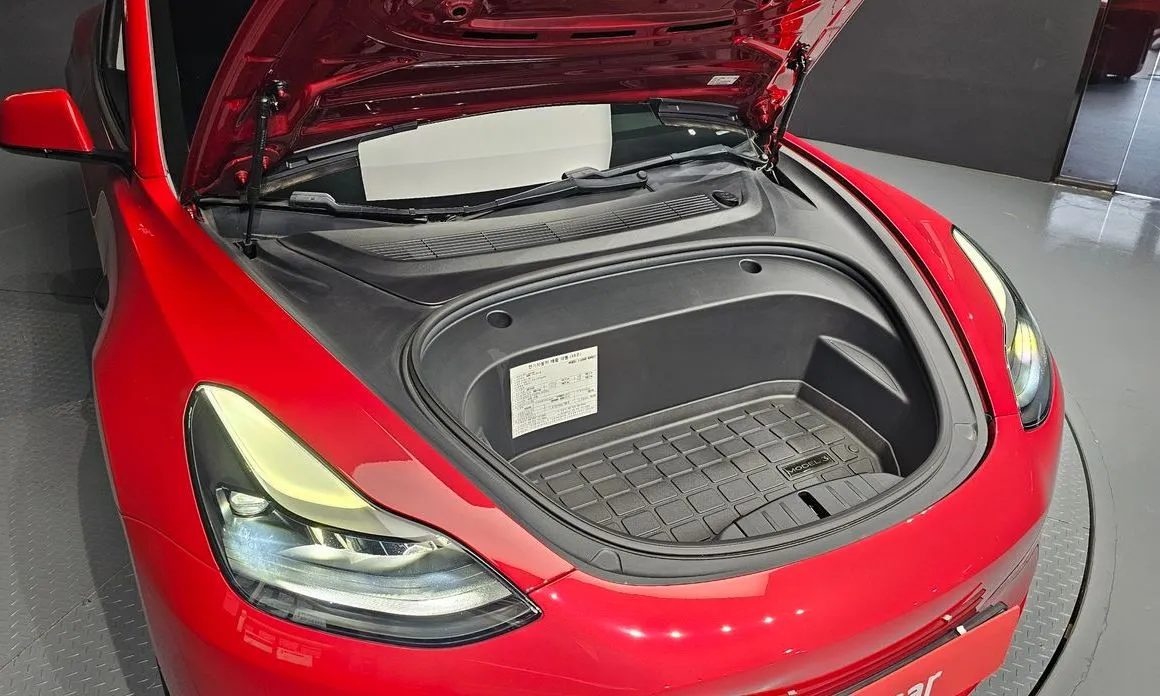 Tesla Model 3 — фото 10