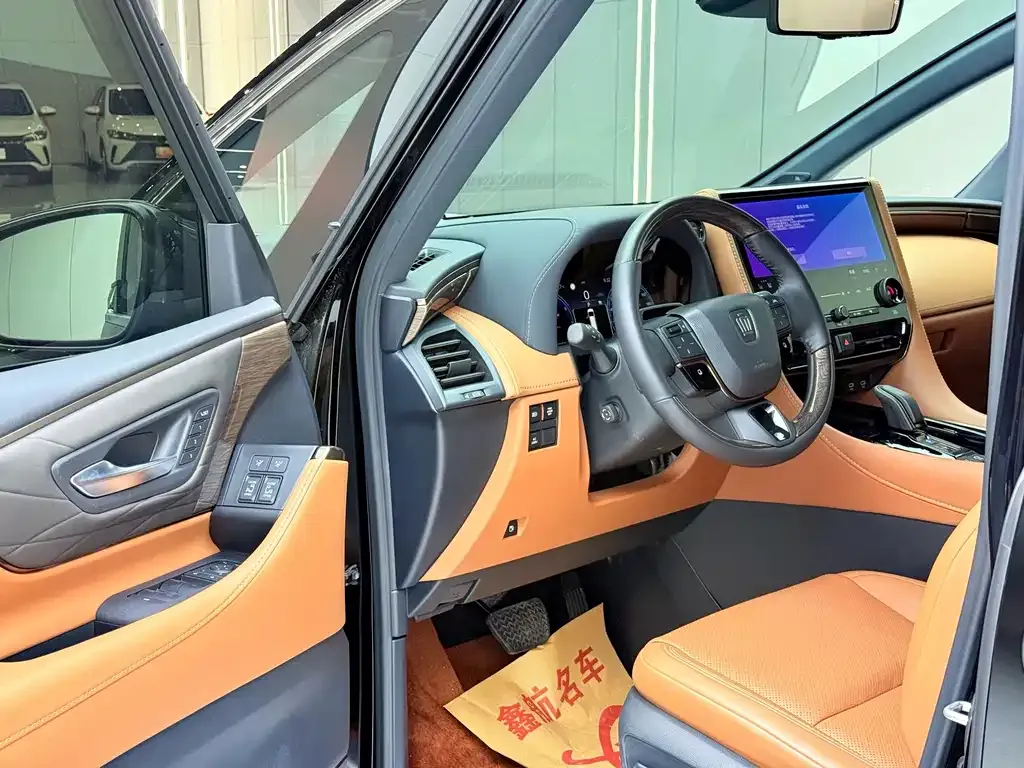 Toyota Vellfire — фото 10