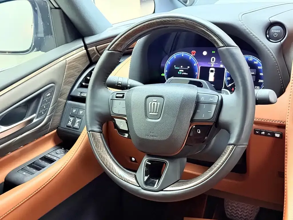 Toyota Vellfire — фото 9