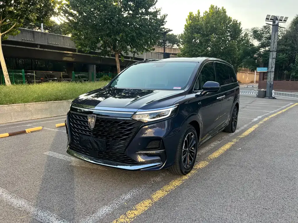 Roewe iMAX8 — фото 1