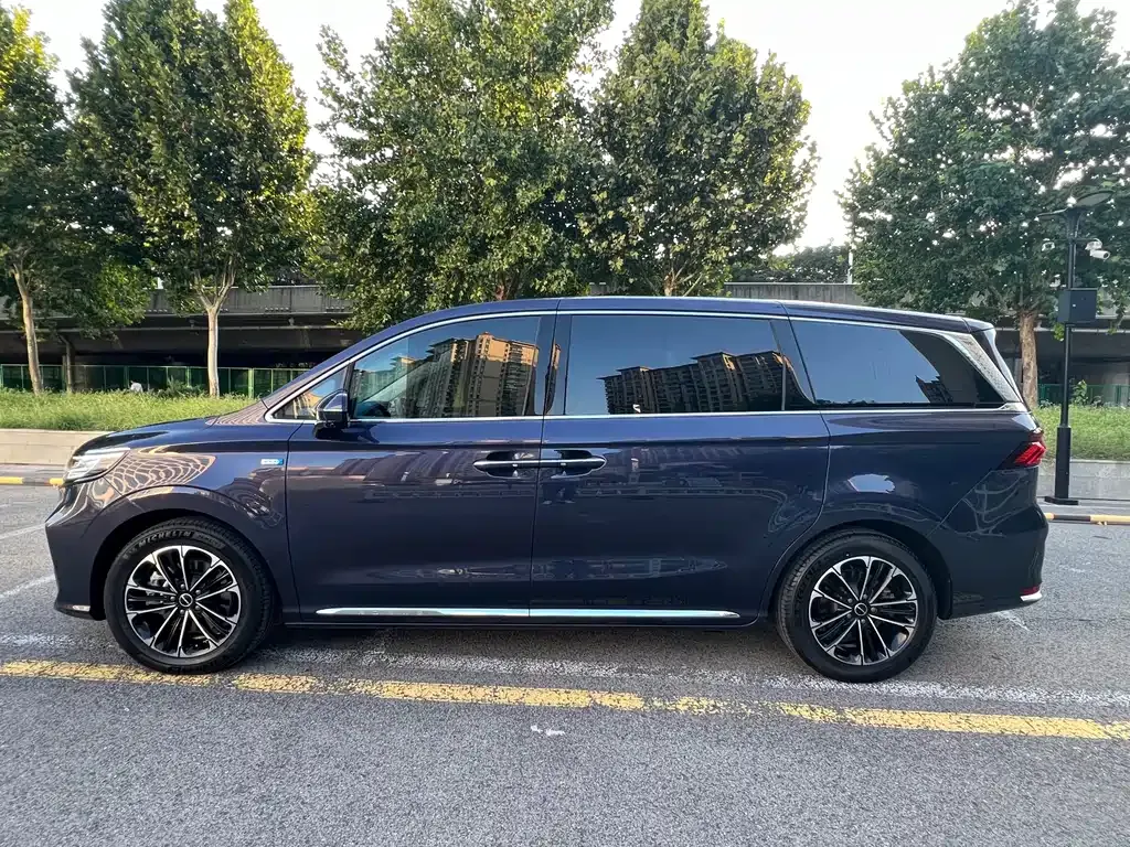 Roewe iMAX8 — фото 6
