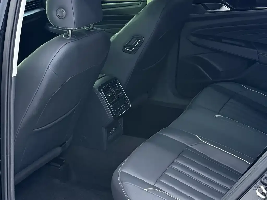 Volkswagen Passat — фото 5