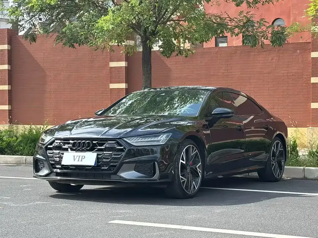 Audi A7L — фото 1