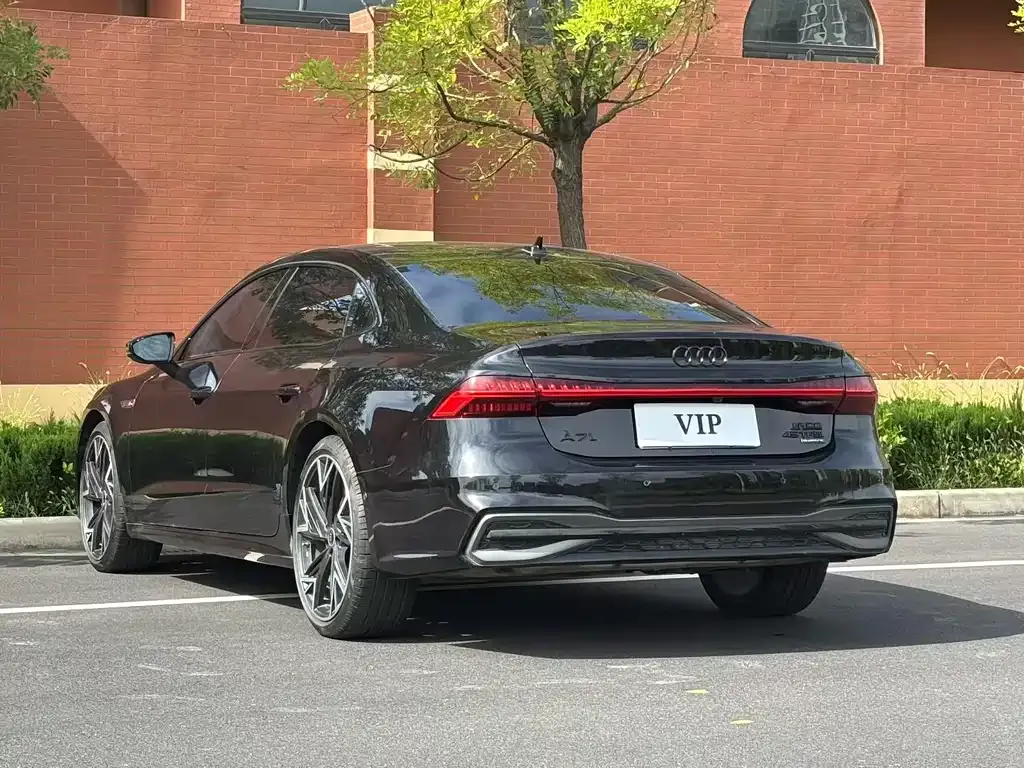 Audi A7L — фото 7