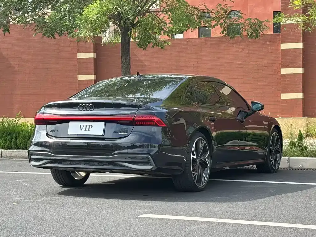 Audi A7L — фото 6