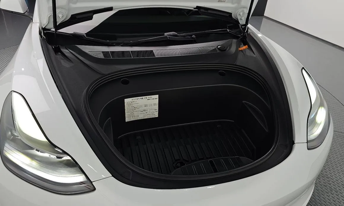 Tesla Model 3 — фото 10