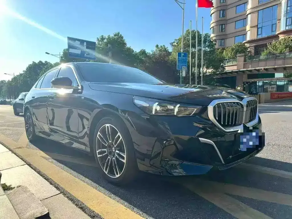 BMW 5 Series — фото 2