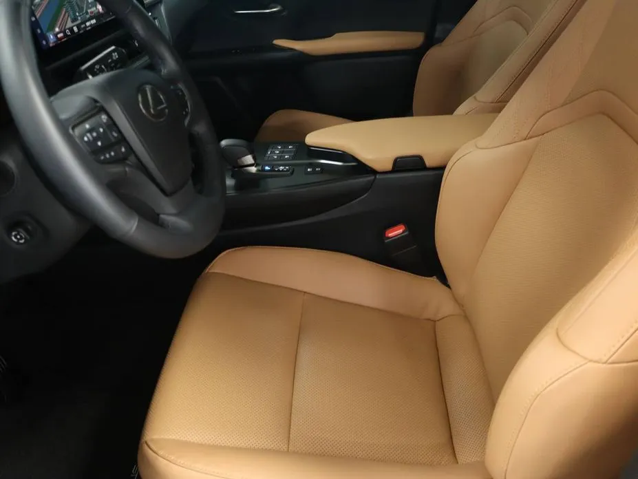 Lexus UX — фото 4