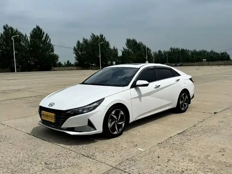 Hyundai Elantra — фото 5