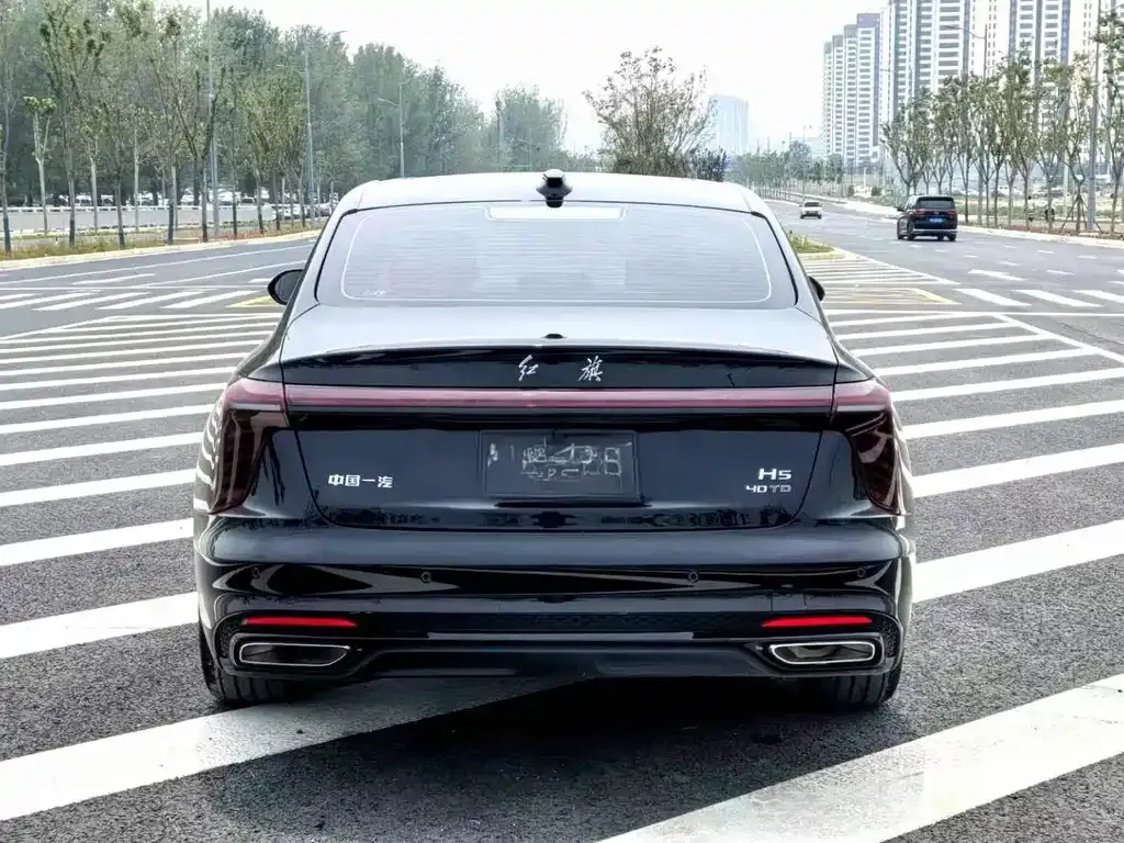 Hongqi H5 — фото 6
