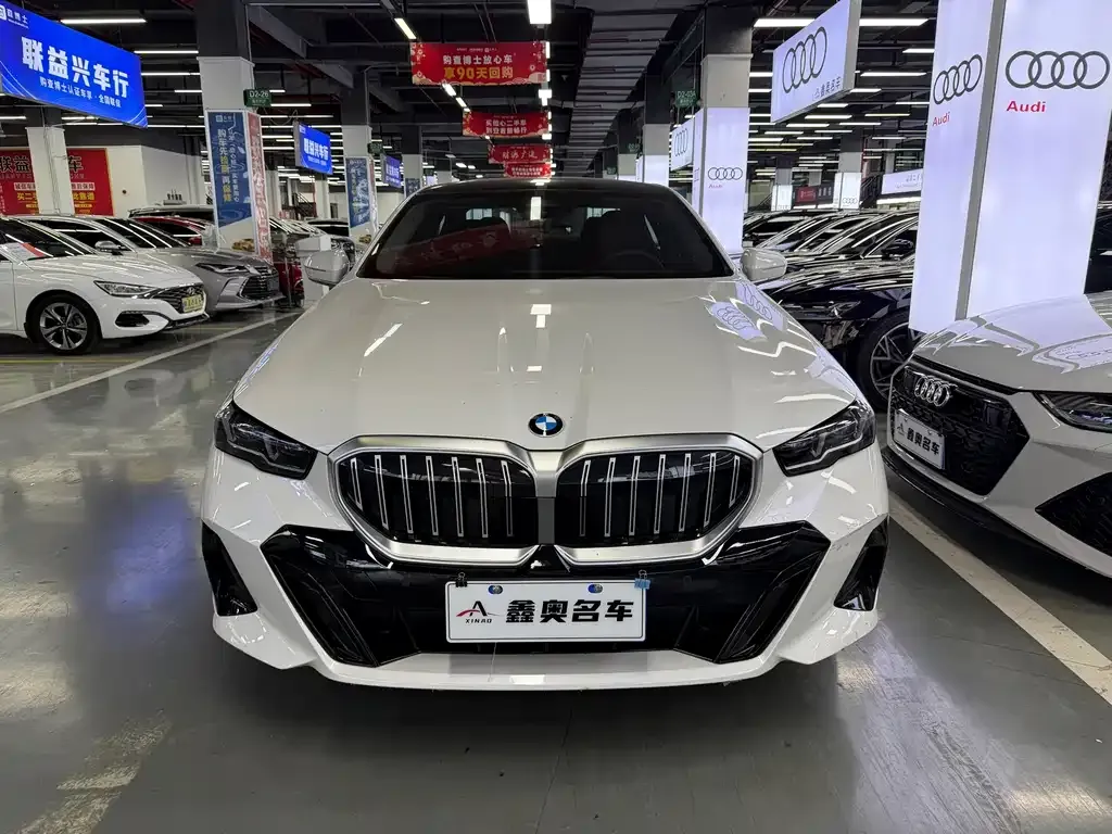 BMW 5 Series — фото 10