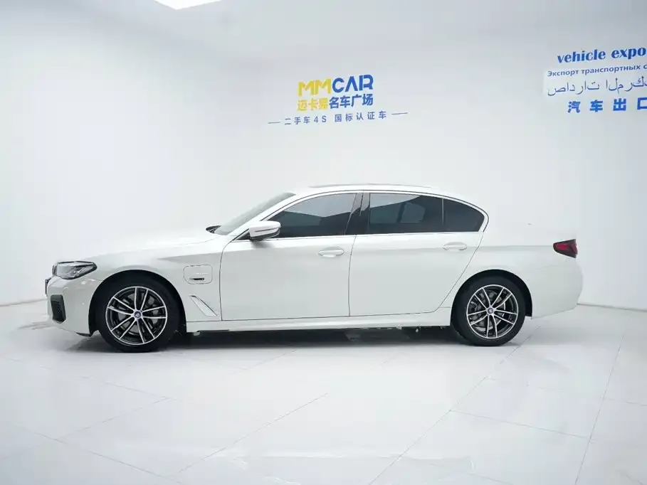BMW 5 Series New Energy — фото 6