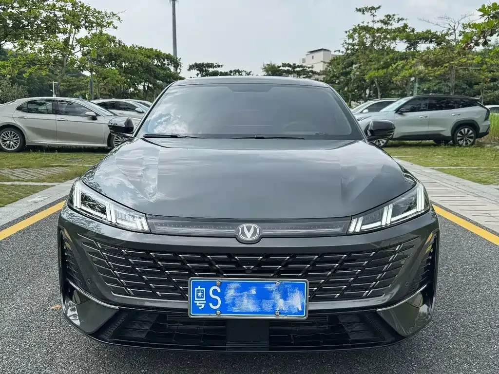 Changan Eado — фото 1