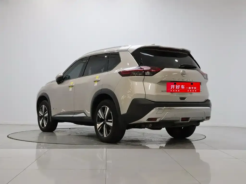 Nissan X-Trail — фото 10
