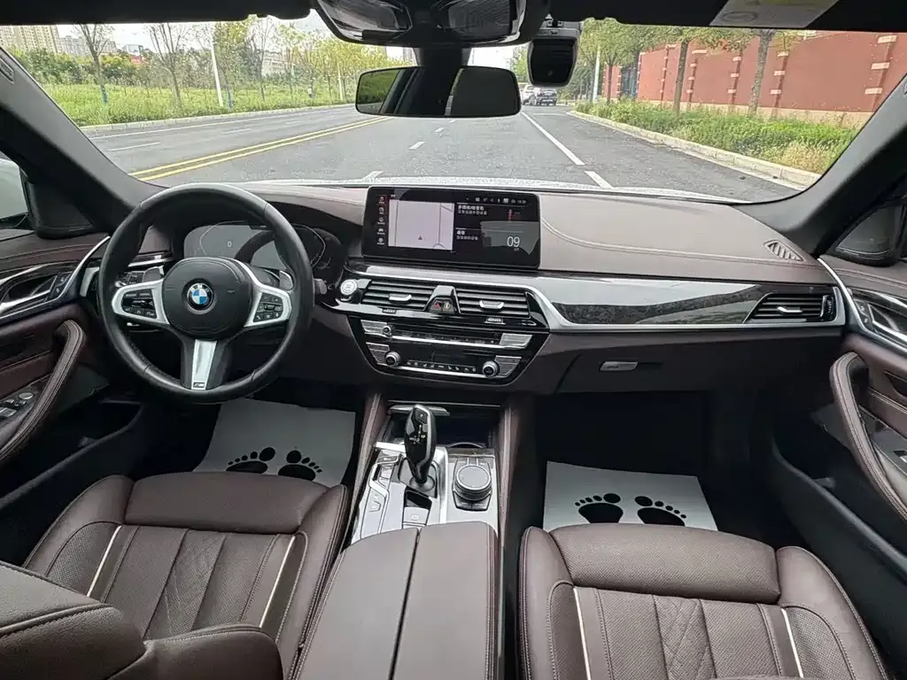 BMW 5 Series — фото 4