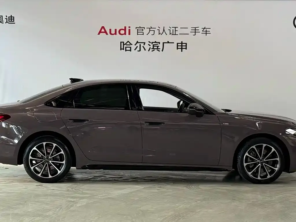 Audi A5L — фото 5