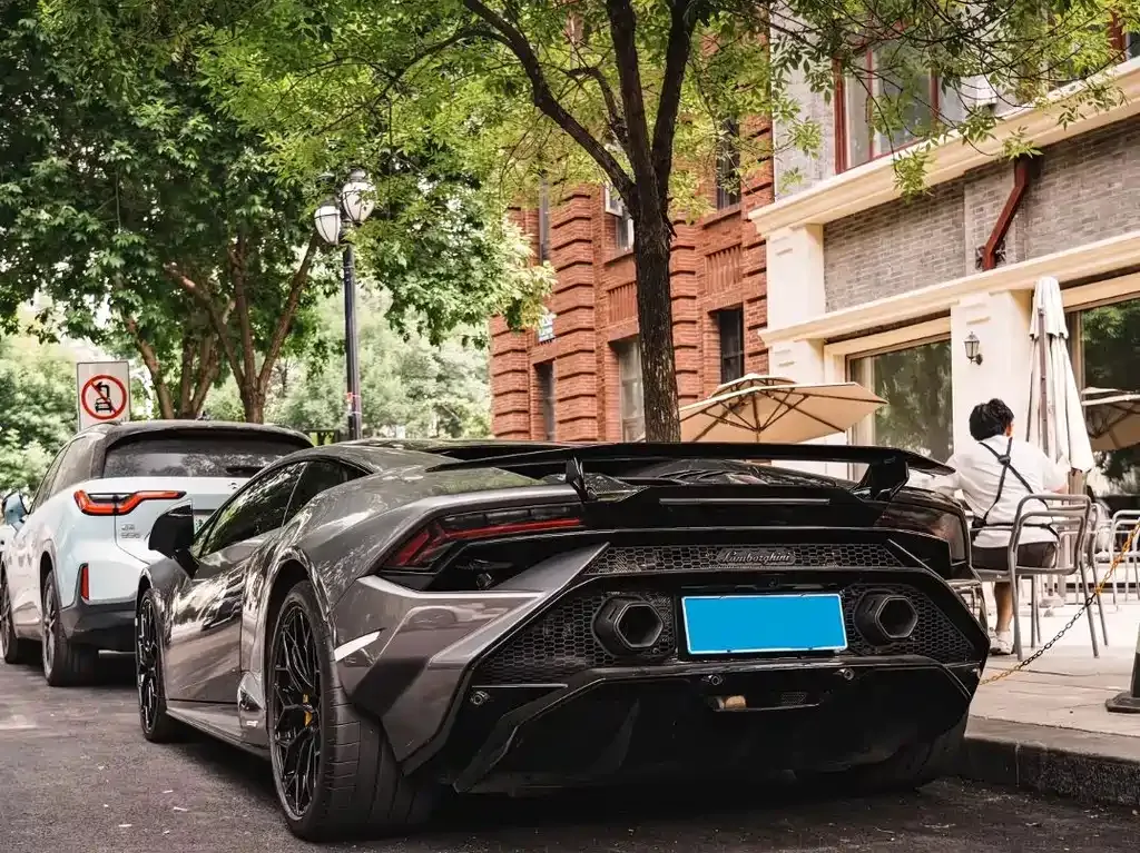 Lamborghini Huracan — фото 7