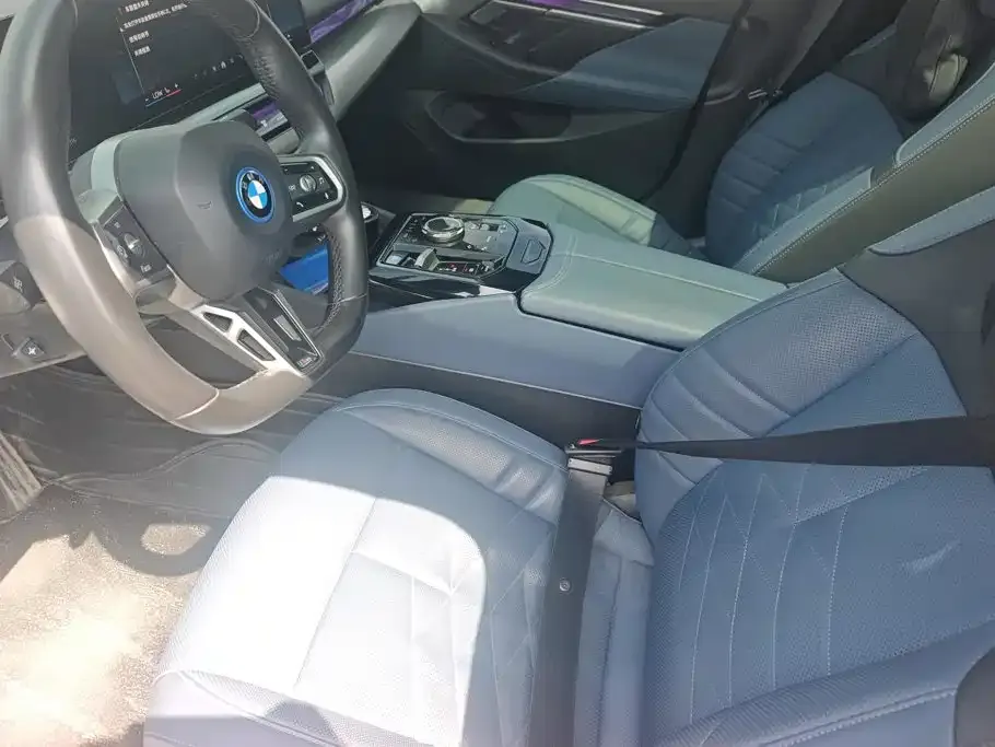 BMW i5 — фото 4