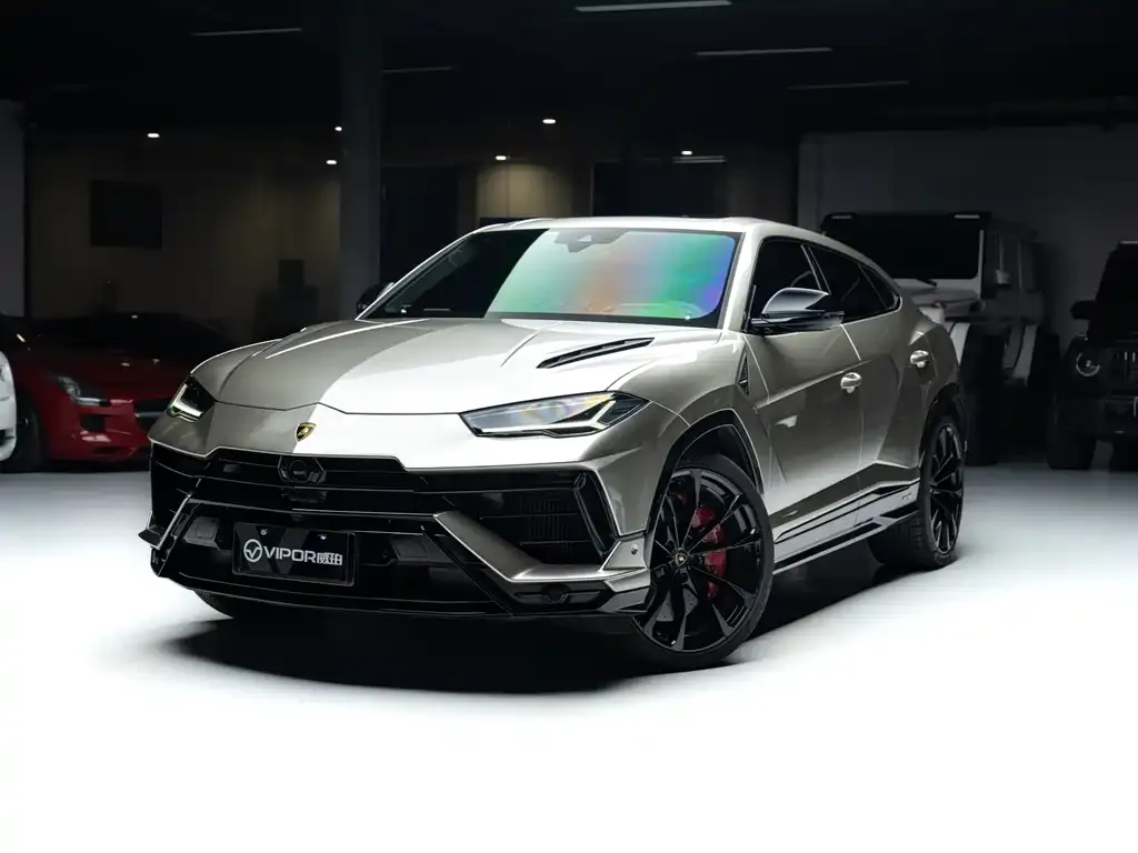 Lamborghini Urus — фото 1
