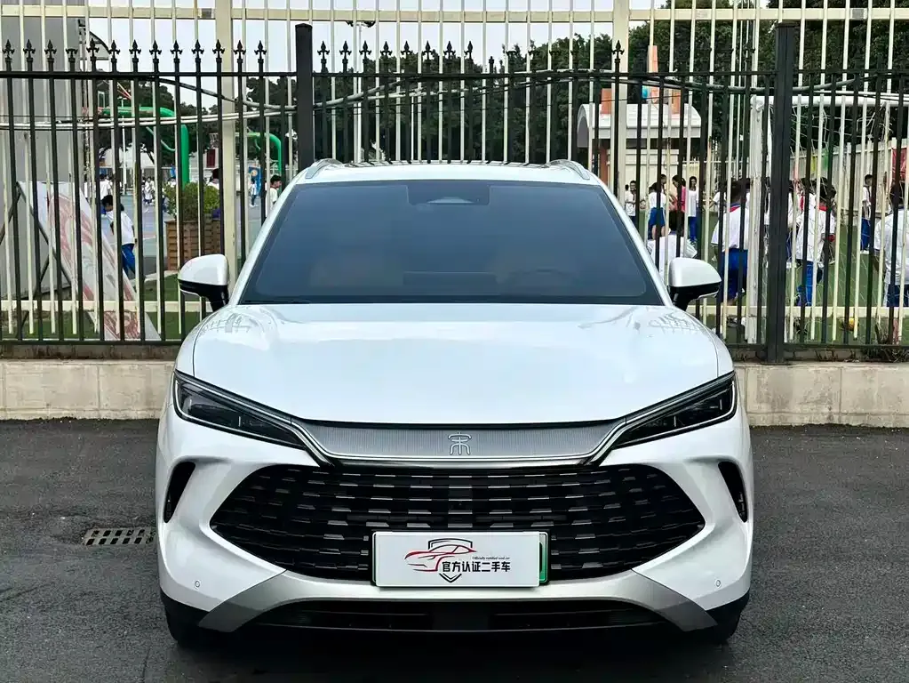 BYD L DM-i — фото 4