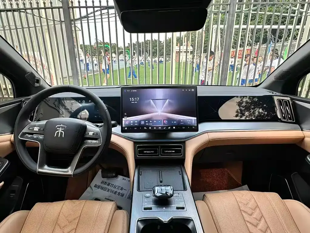 BYD L DM-i — фото 6