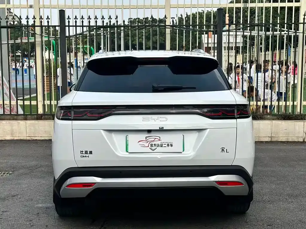 BYD L DM-i — фото 7