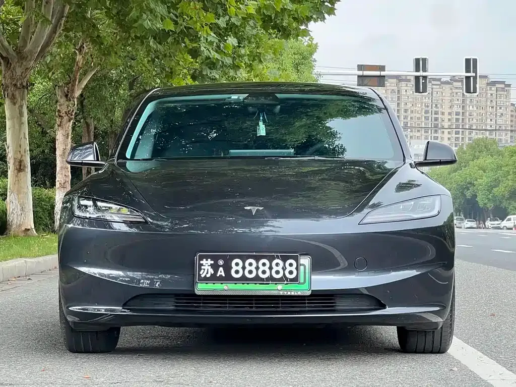 Tesla Model 3 — фото 5