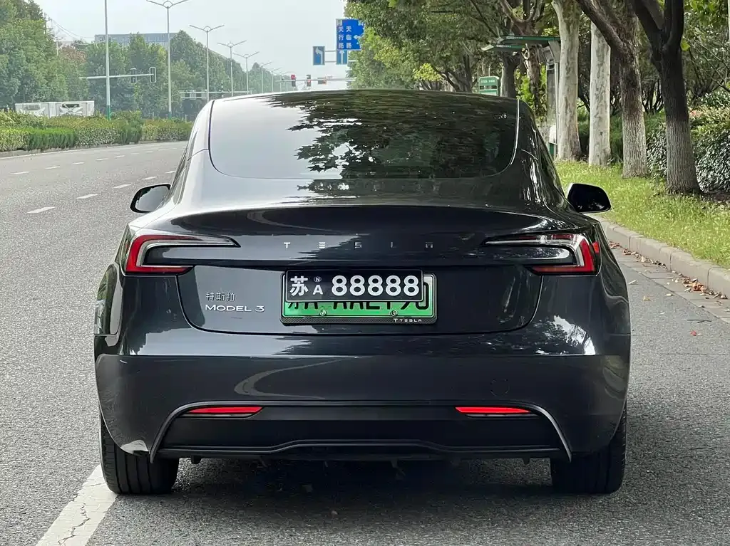 Tesla Model 3 — фото 6