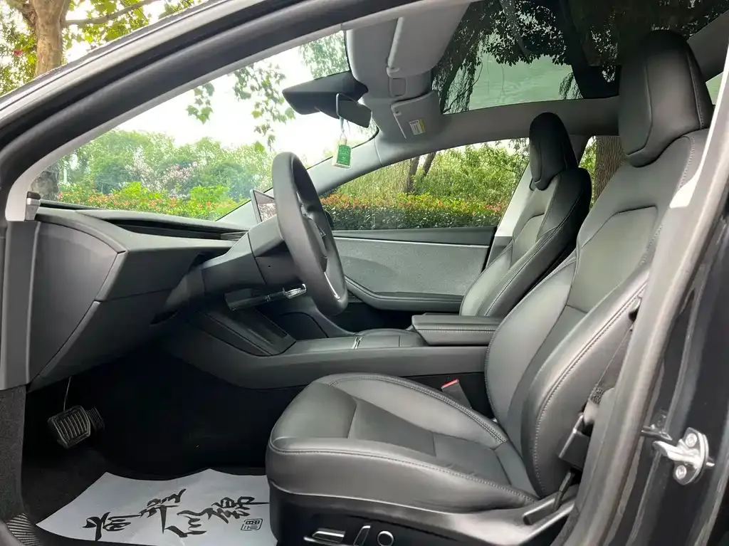 Tesla Model 3 — фото 2