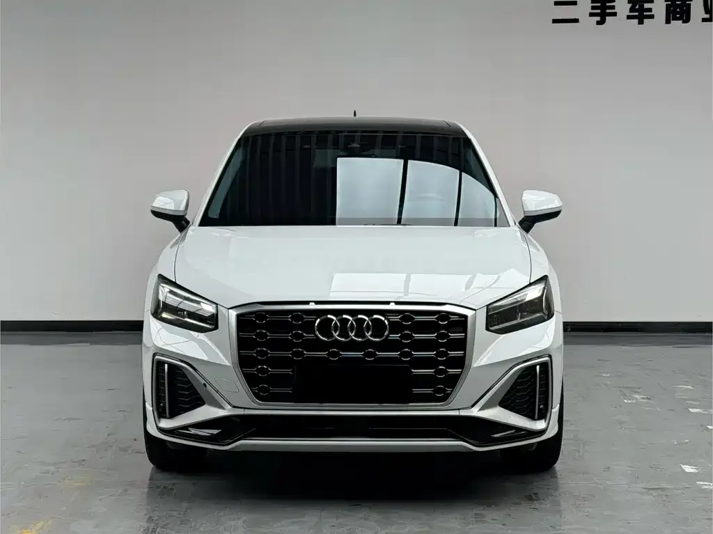 Audi Q2L — фото 2