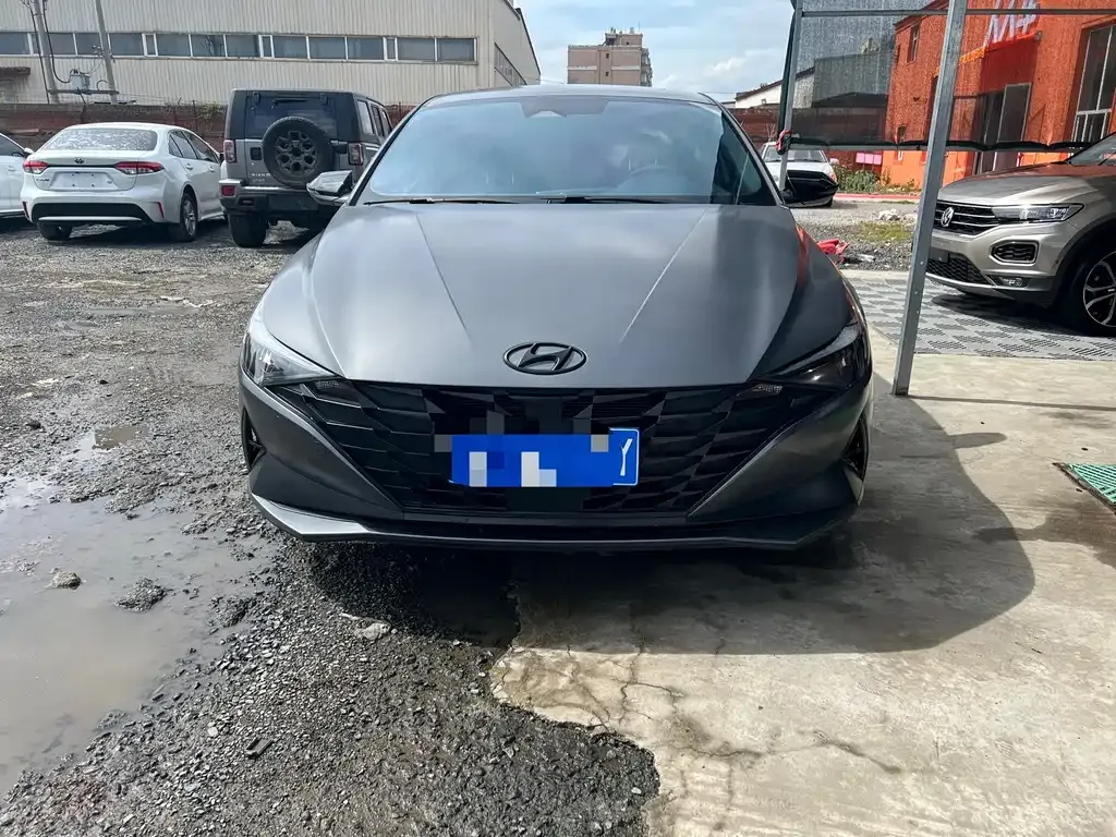 Hyundai Elantra — фото 5