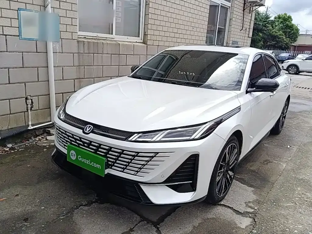 Changan Eado — фото 1