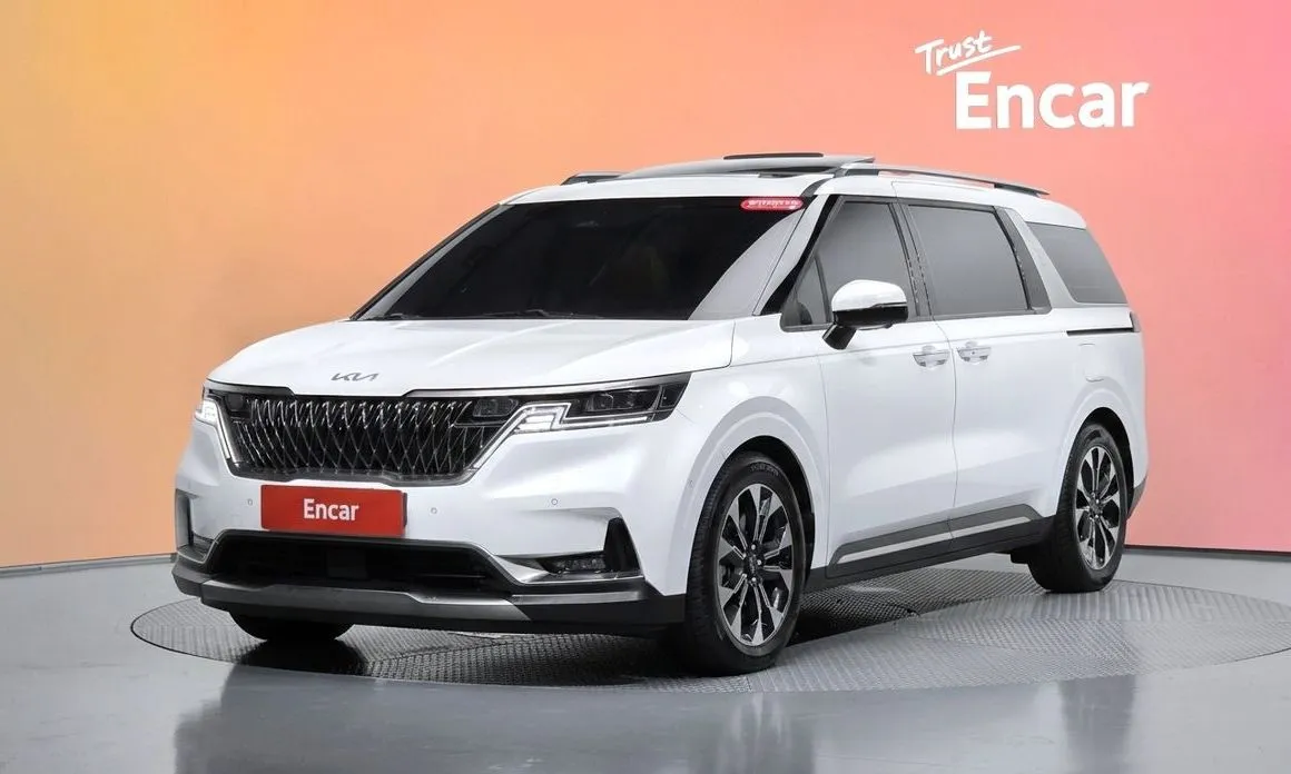 Kia Carnival — фото 1