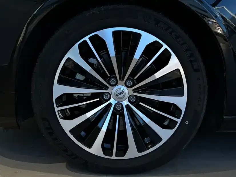Volvo S90 — фото 8
