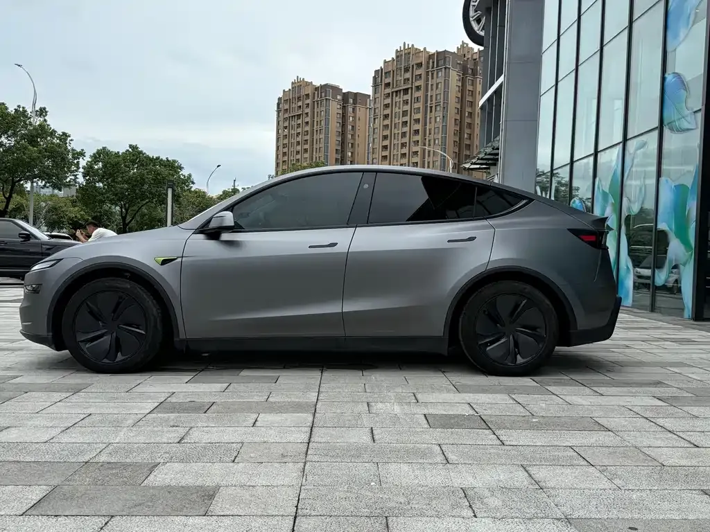 Tesla Model Y — фото 5