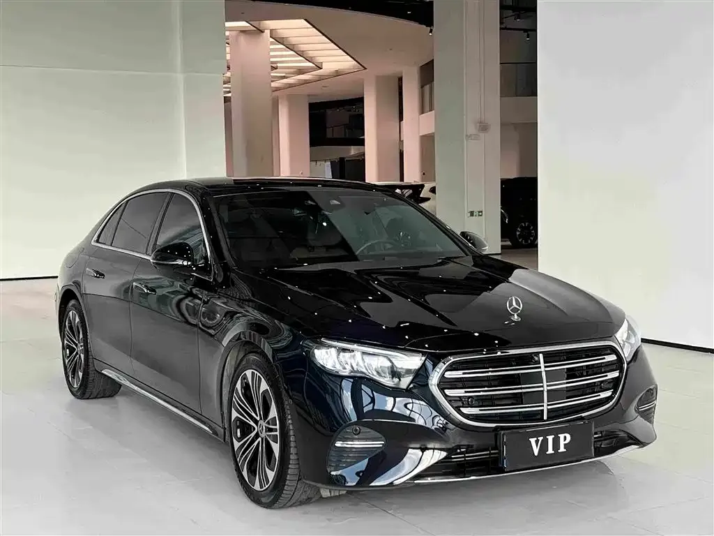 Mercedes-Benz E-Class — фото 2