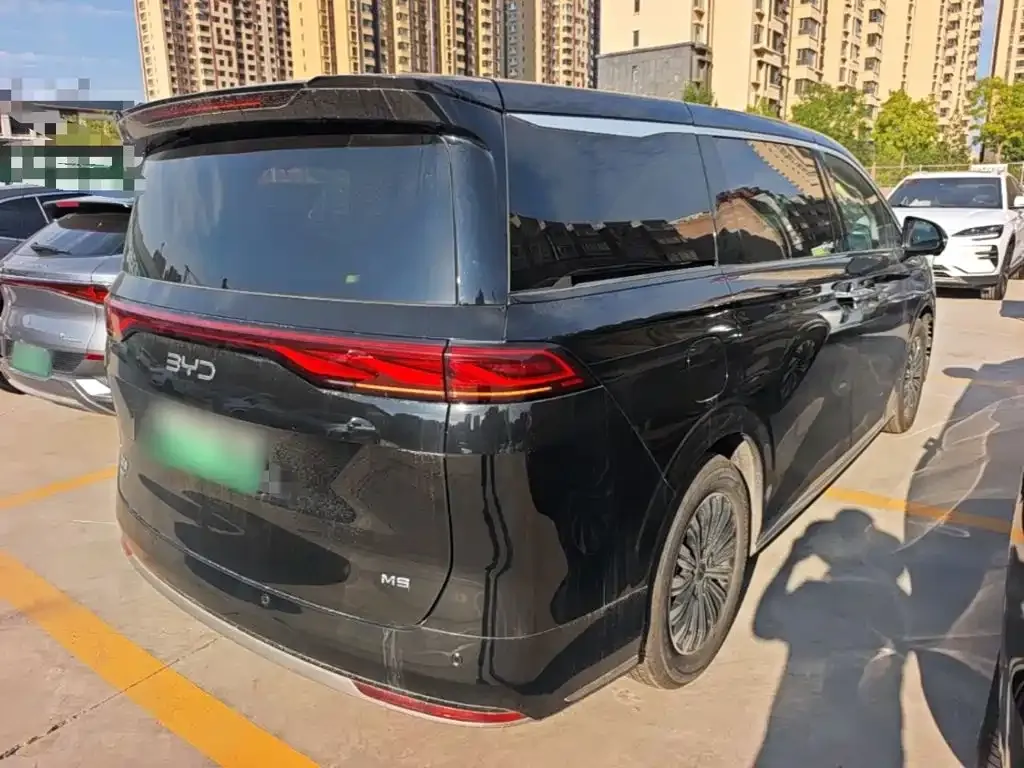 BYD M9 — фото 3