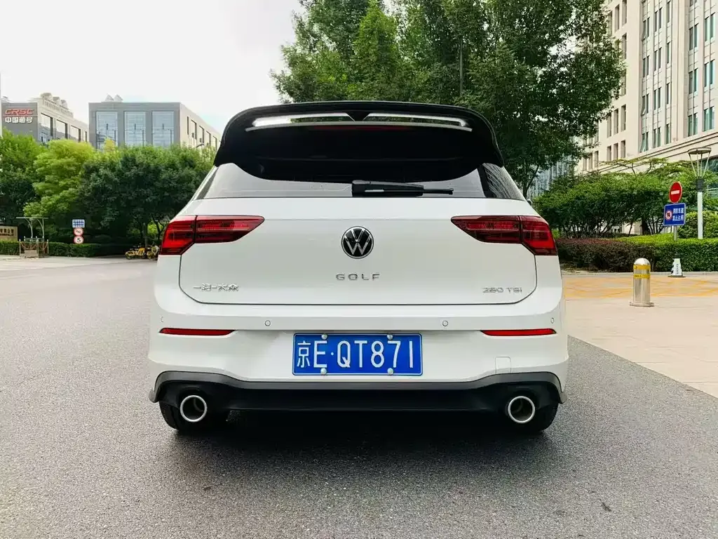 Volkswagen Golf — фото 10