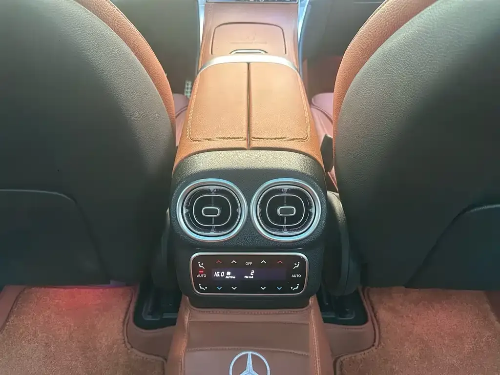 Mercedes-Benz GLC — фото 9