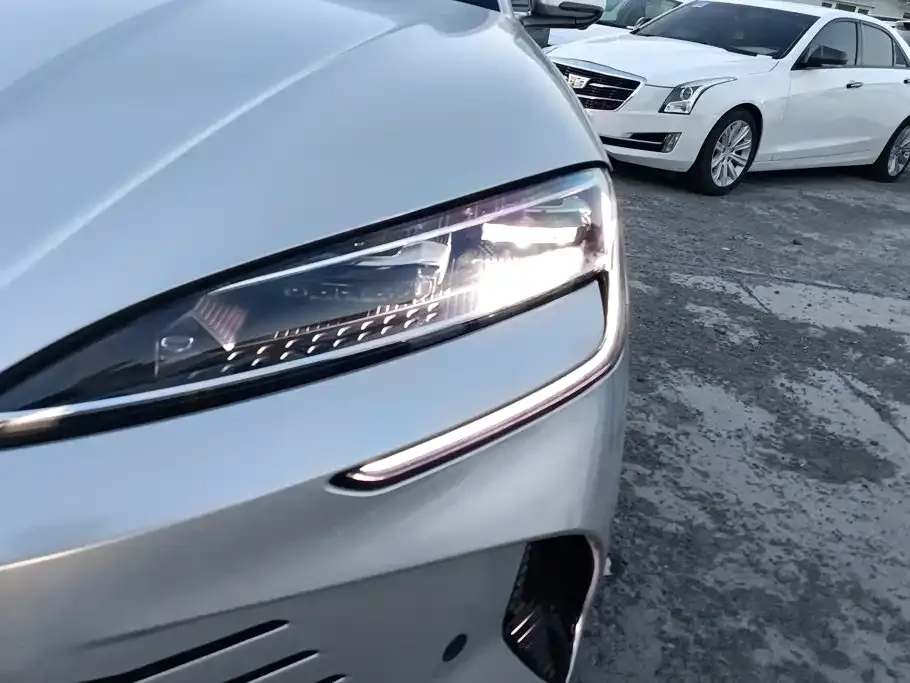 BYD Seal — фото 9