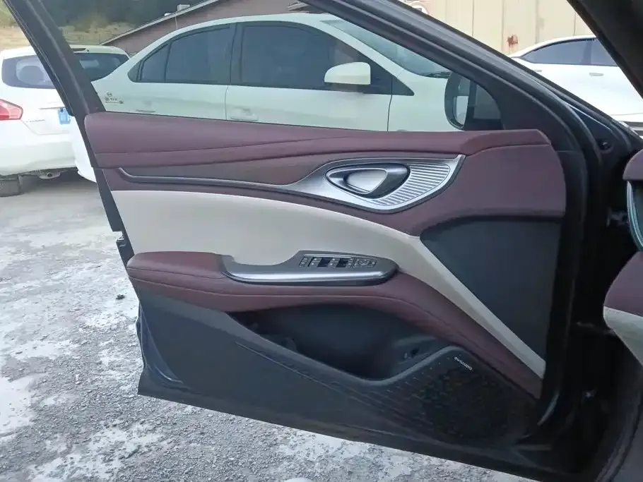BYD Seal — фото 10