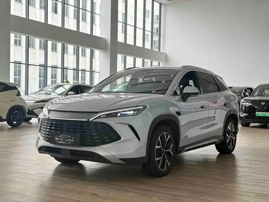 BYD L DM-i — фото 1