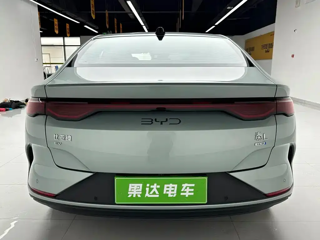BYD Qin L — фото 8