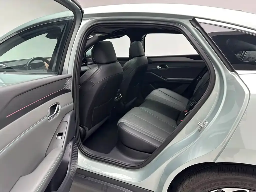 BYD Qin L — фото 10