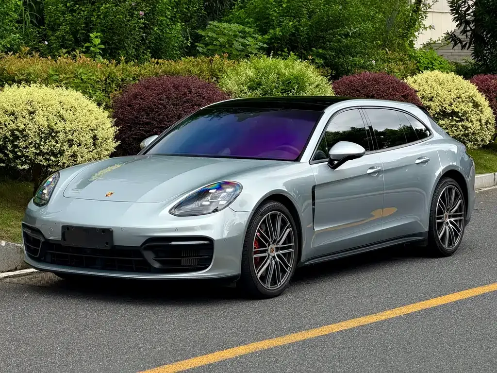 Porsche Panamera — фото 1