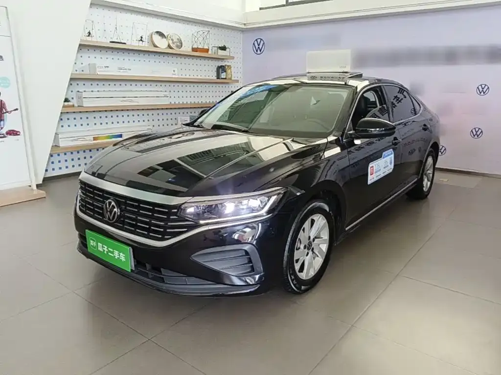 Volkswagen Passat — фото 1