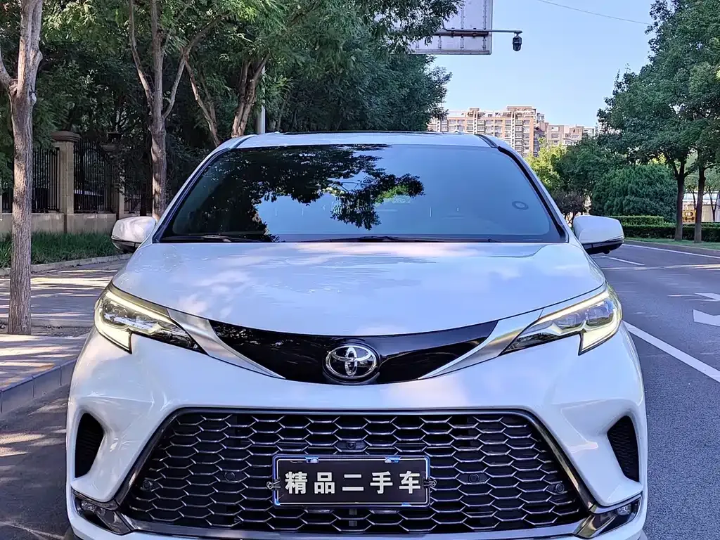 Toyota Granvia — фото 8