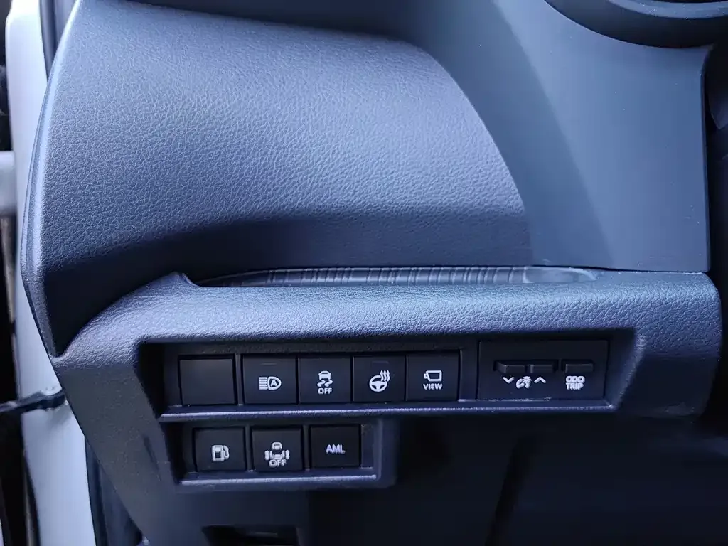 Toyota Granvia — фото 3