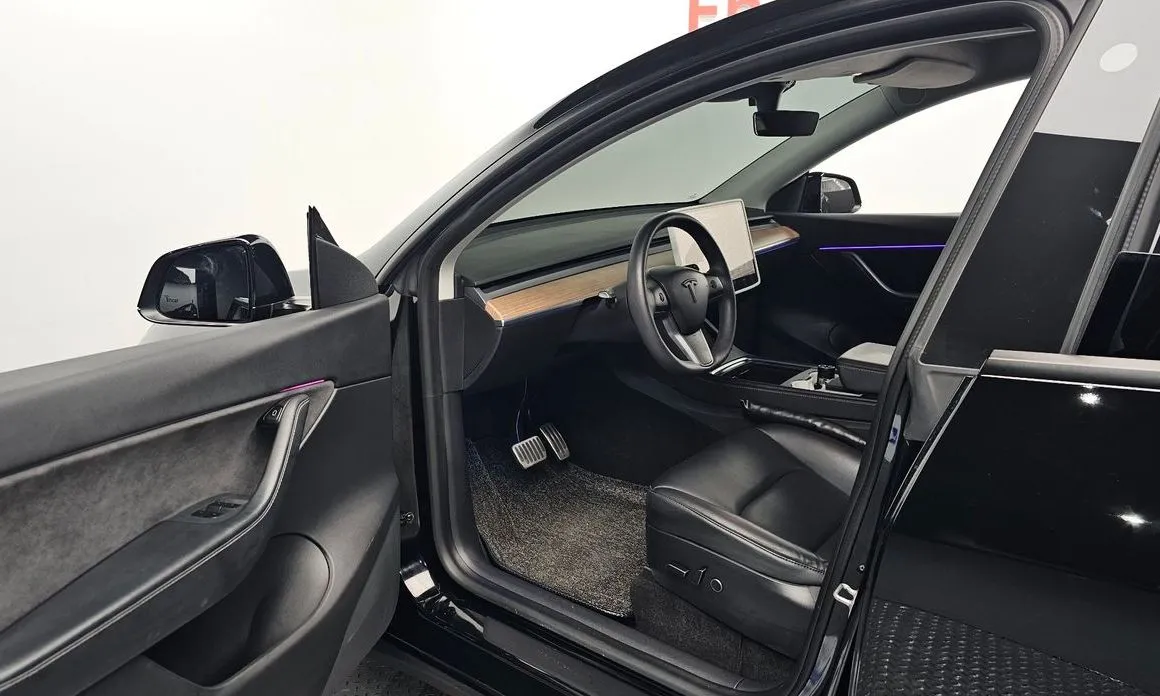Tesla Model Y — фото 3